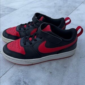Nike Court Borough Low 2.5Y